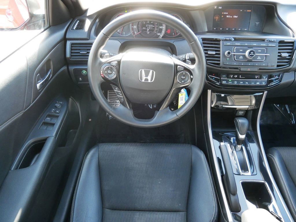 Used 2017 Honda Accord Sport image 13