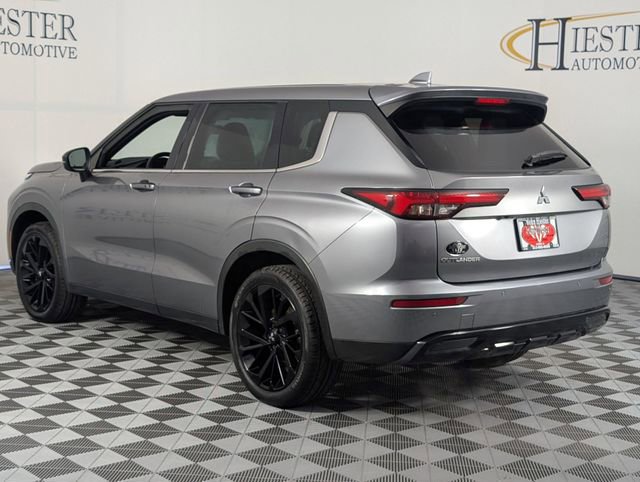 Used 2022 Mitsubishi Outlander SEL Black Edition image 5