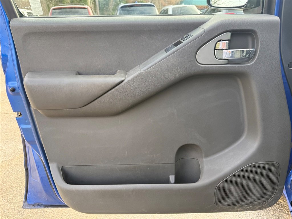 Used 2013 Nissan Frontier Desert Runner image 24