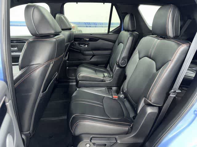Used 2025 Honda Pilot TrailSport image 17