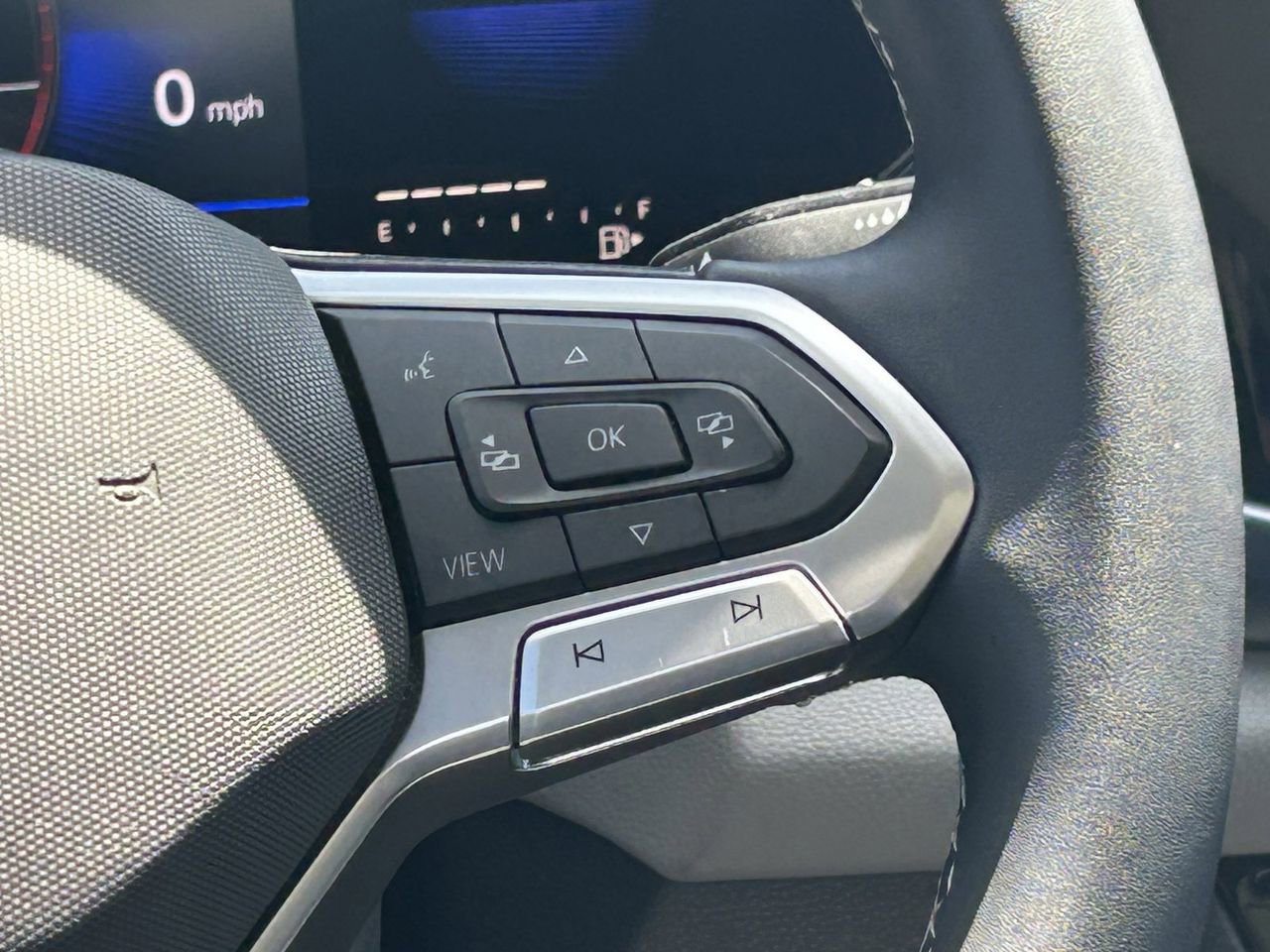 Used 2022 Volkswagen Taos SE FWD image 25