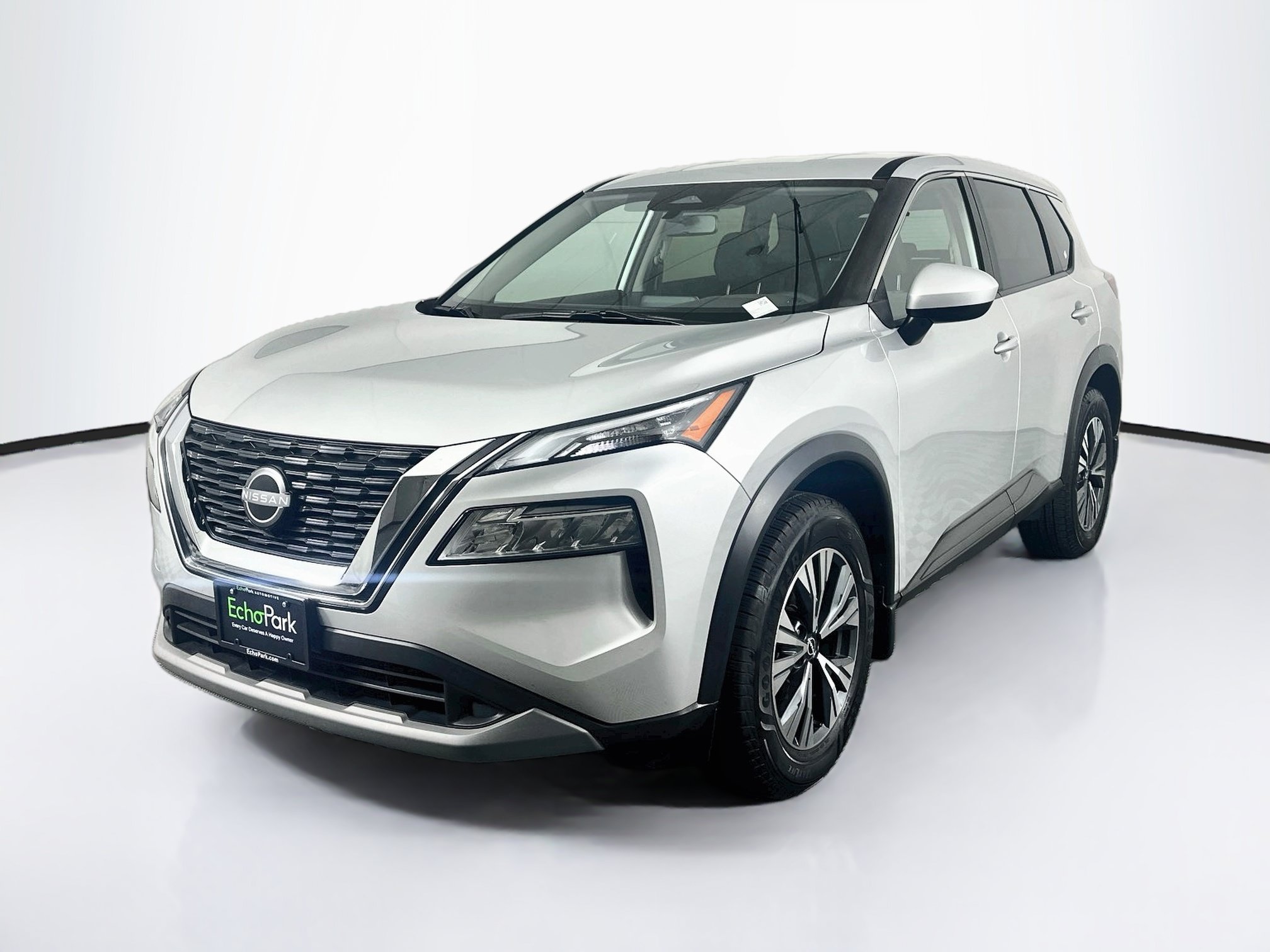 Used 2023 Nissan Rogue SV FWD image 3