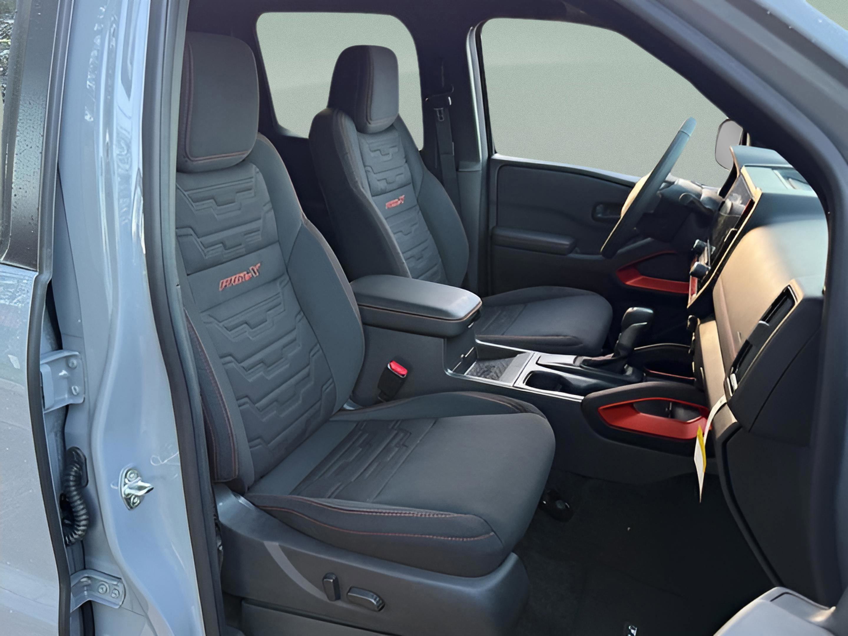 New 2026 Nissan Frontier Pro-X w/ Pro-X Convenience Package RWD image 9