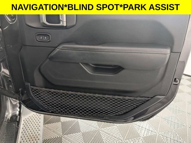 Used 2018 Jeep Wrangler Unlimited Sahara image 33