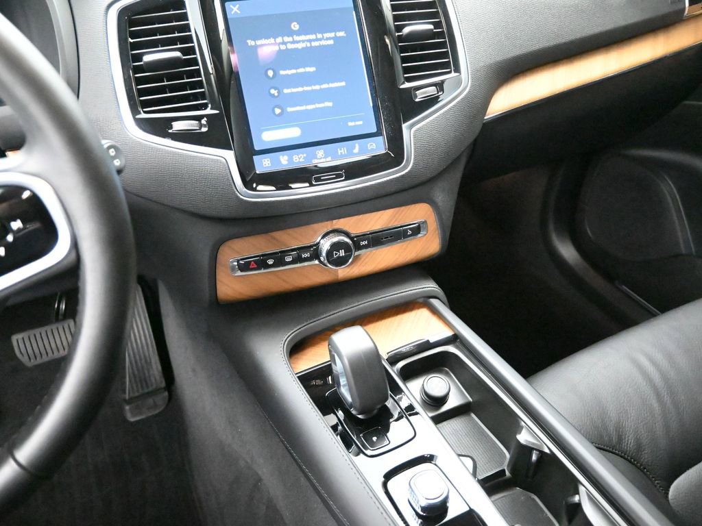 Used 2025 Volvo XC90 T8 Plus image 12