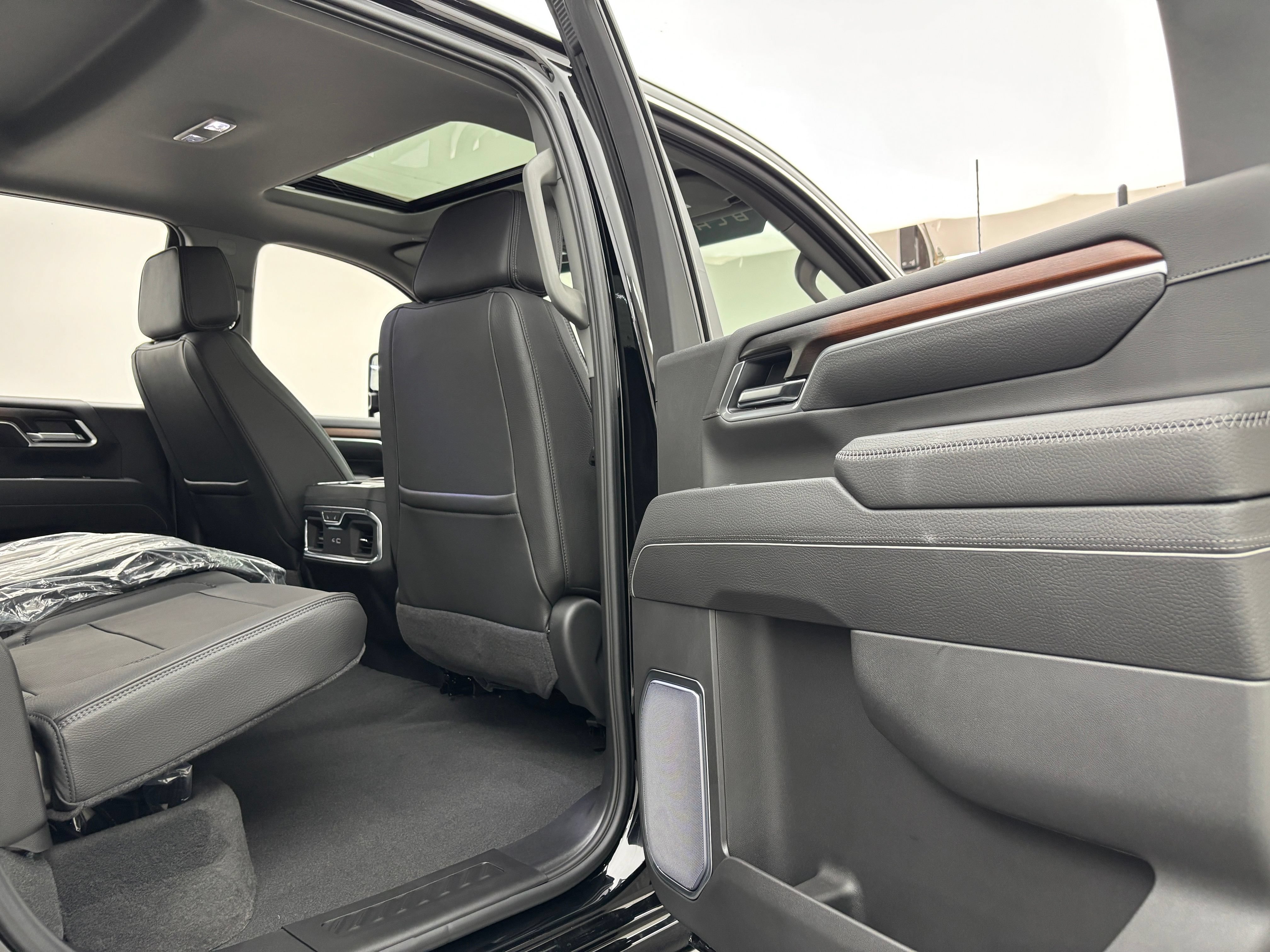 New 2026 GMC Sierra 2500 Denali w/ Denali Reserve Package AWD/4WD image 41