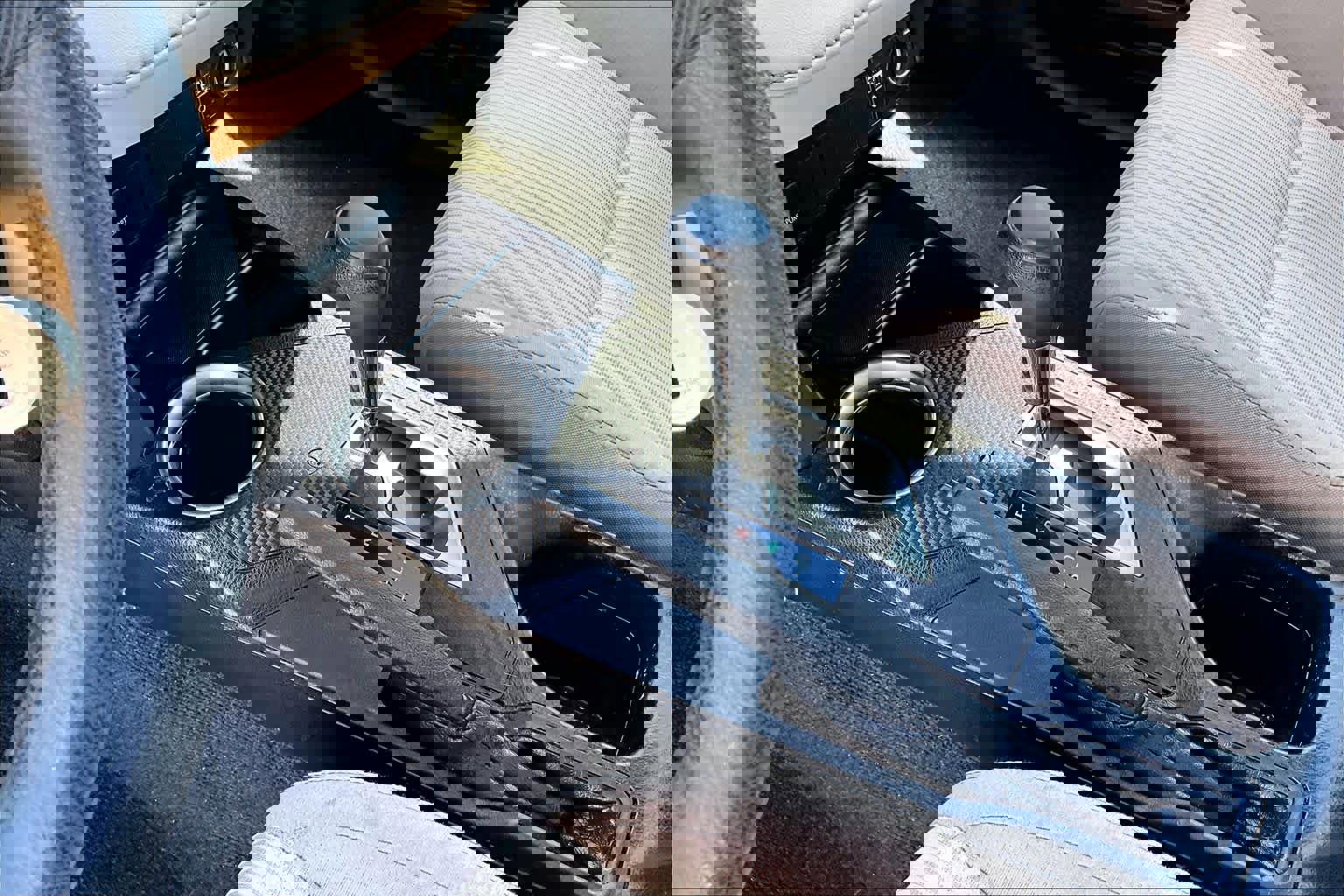 Used 2013 Toyota RAV4 XLE image 14