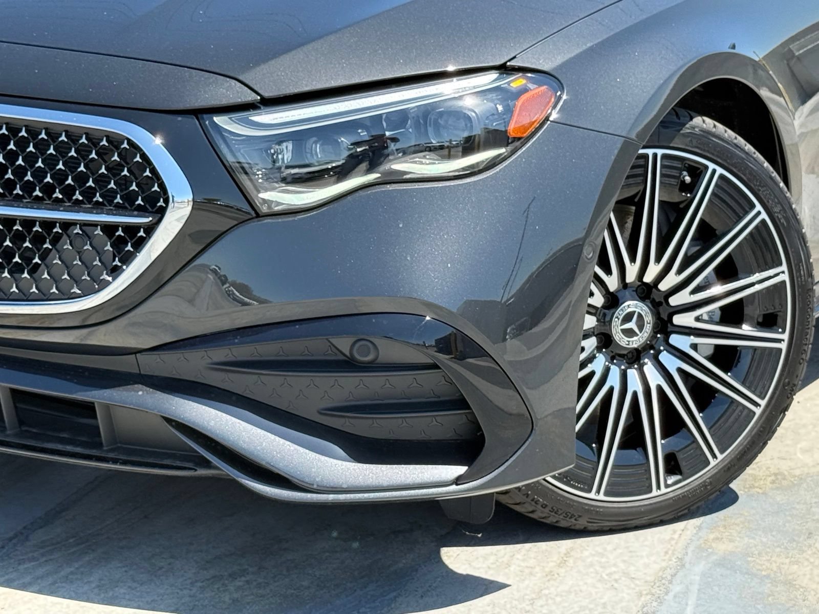 New 2026 Mercedes-Benz E 450 4MATIC Sedan image 3