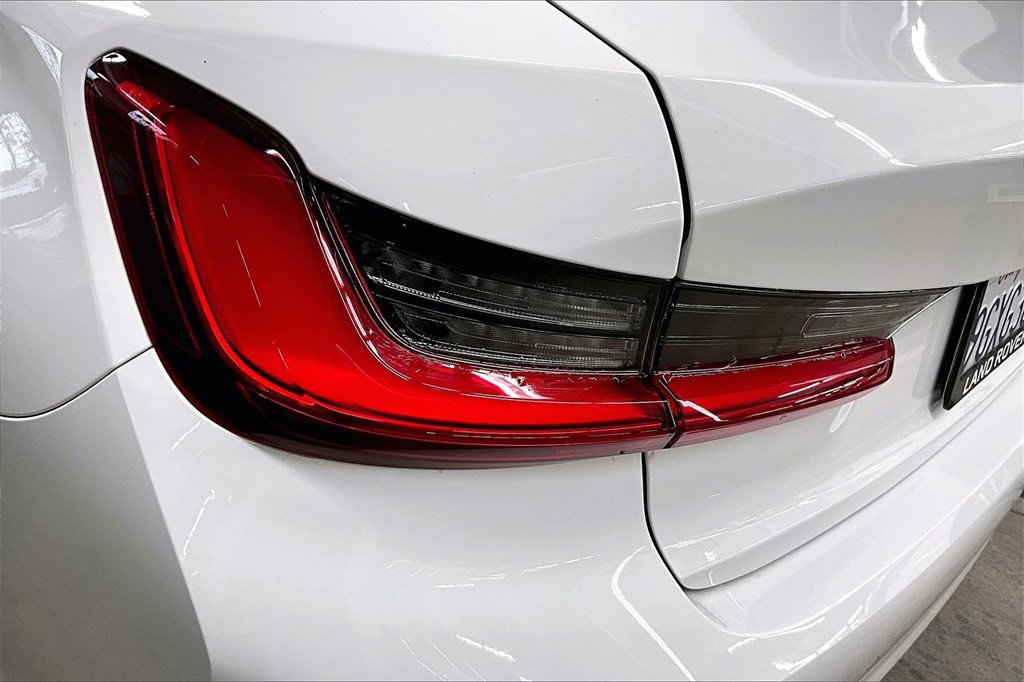 Used 2019 BMW 330i Sedan w/ Driving Assistance Package image 21