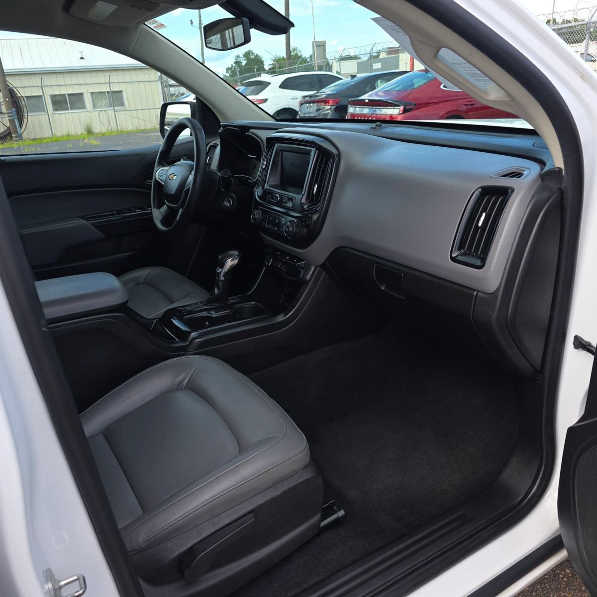 Used 2022 Chevrolet Colorado W/T w/ WT Convenience Package RWD image 11
