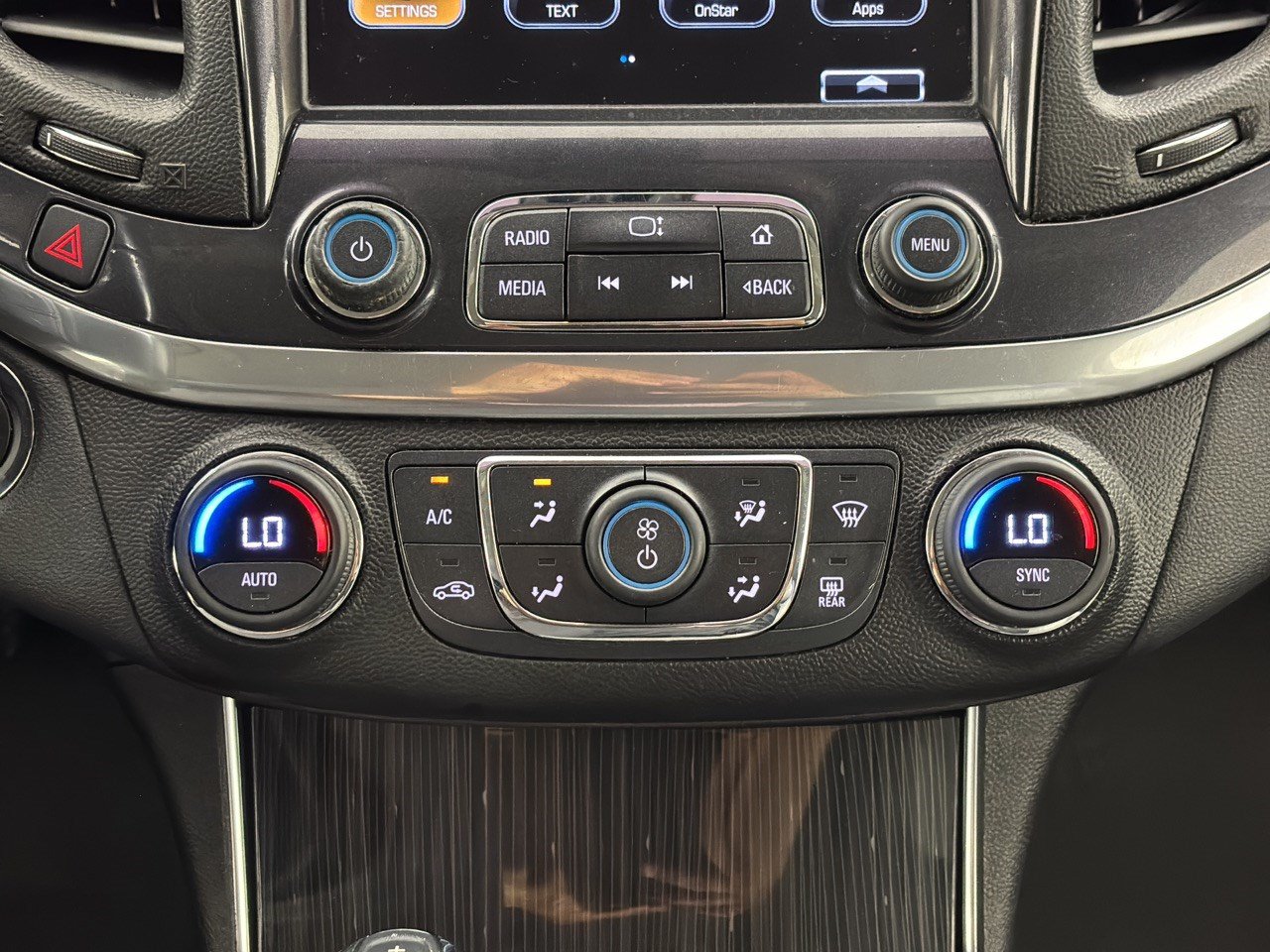 Used 2019 Chevrolet Impala LT FWD image 22