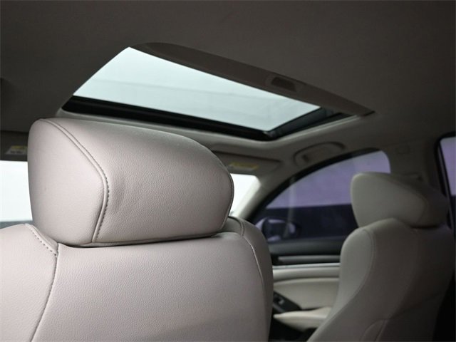 Used 2020 Honda Accord Touring image 25