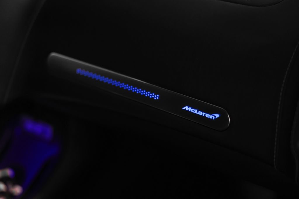 Used 2022 McLaren GT RWD image 25