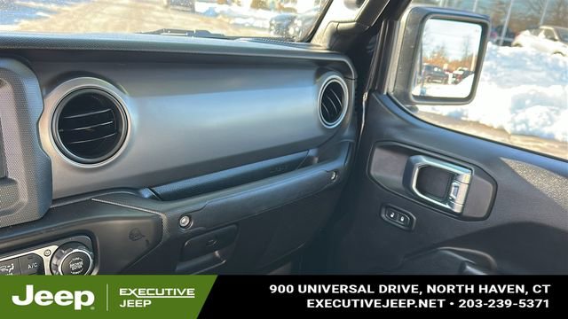 Used 2021 Jeep Gladiator Willys image 19