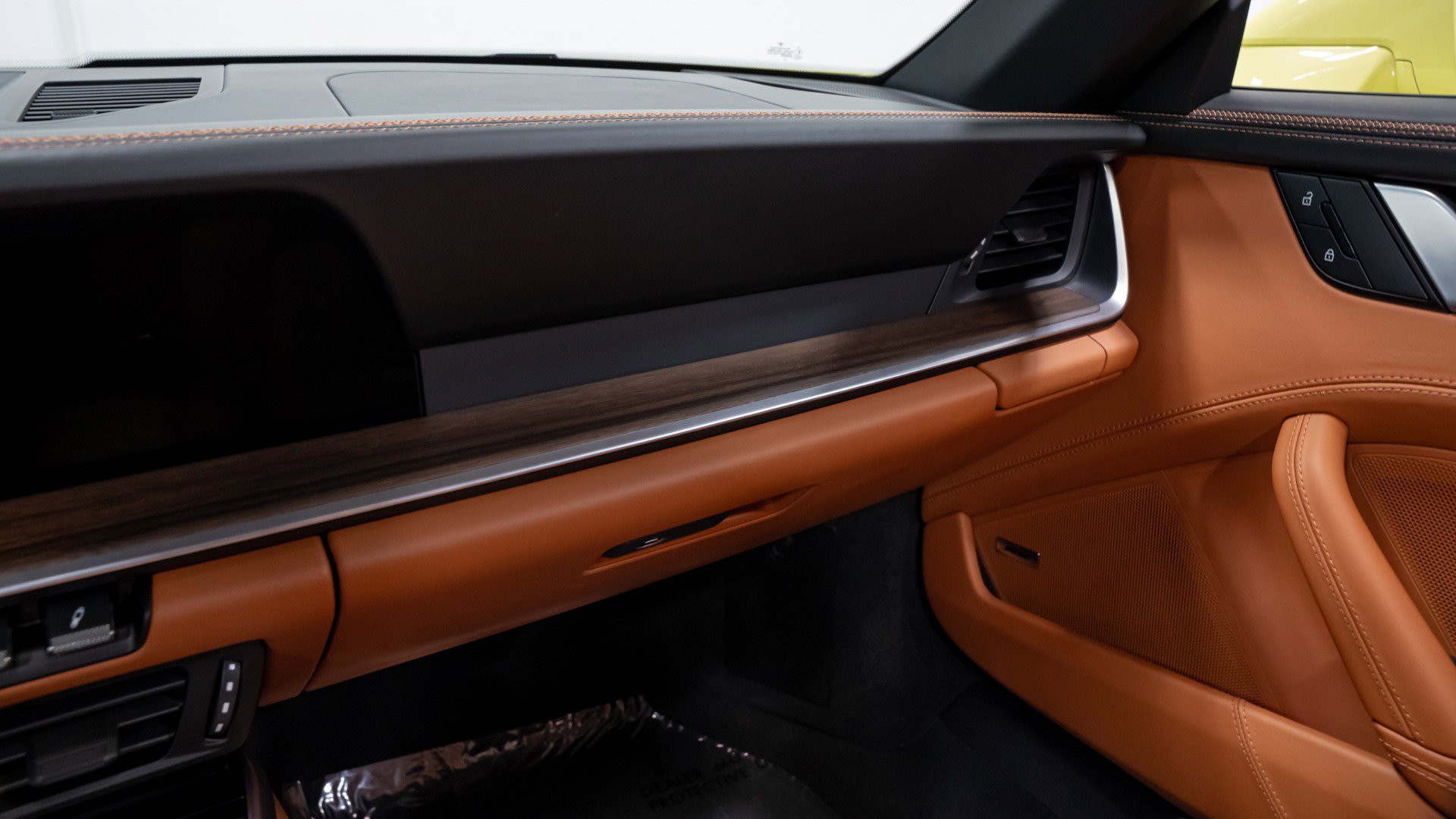 Used 2025 Porsche 911 Carrera image 58