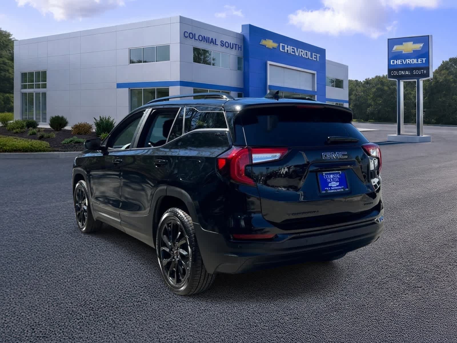 Certified 2023 GMC Terrain SLE w/ Elevation Edition AWD/4WD image 4