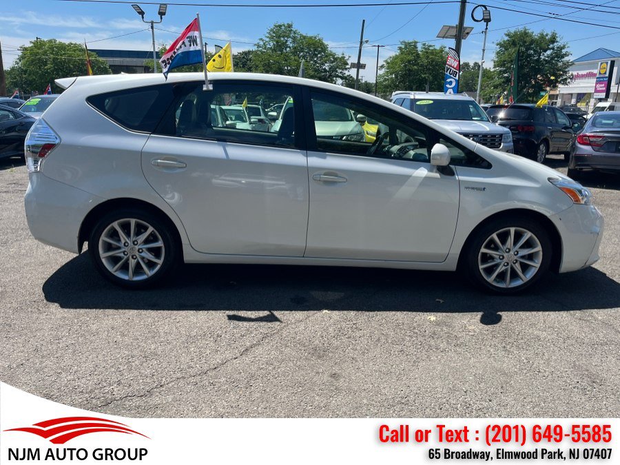 Used 2014 Toyota Prius V Five FWD image 14