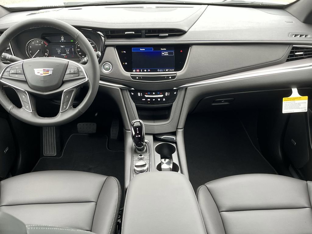 New 2026 Cadillac XT5 Luxury w/ LPO, ONYX Package image 12