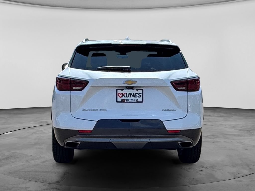 Used 2024 Chevrolet Blazer Premier w/ Driver Confidence II Package AWD/4WD image 9