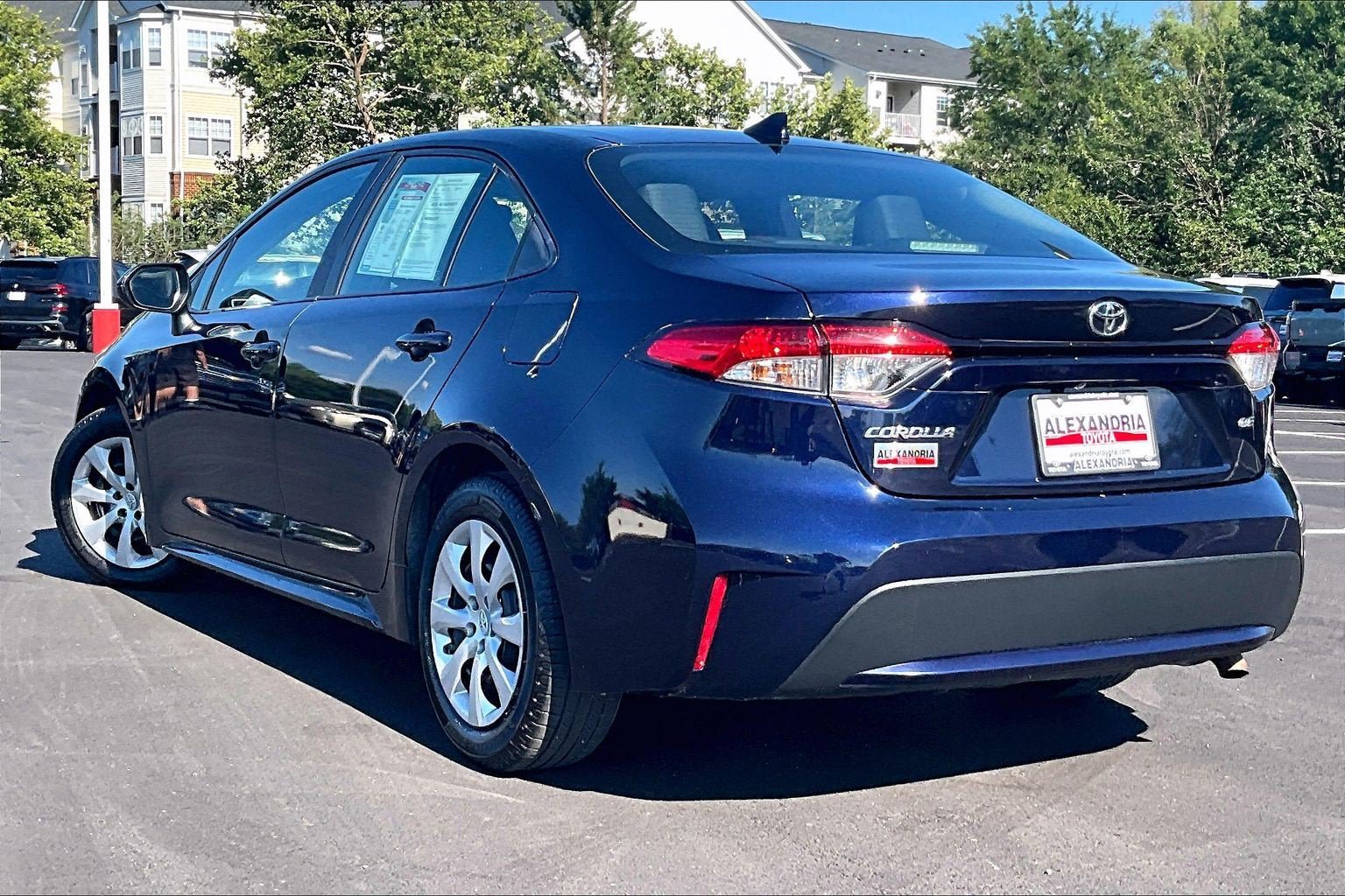 Used 2022 Toyota Corolla LE FWD image 11