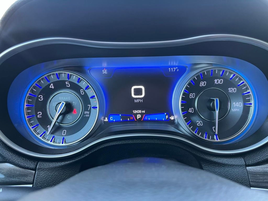 Used 2022 Chrysler 300 Touring image 29