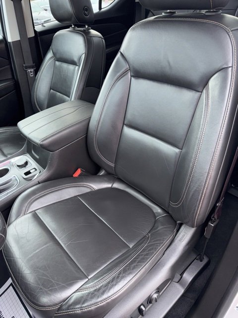 Used 2020 Chevrolet Traverse LT w/ LT Premium Package image 19