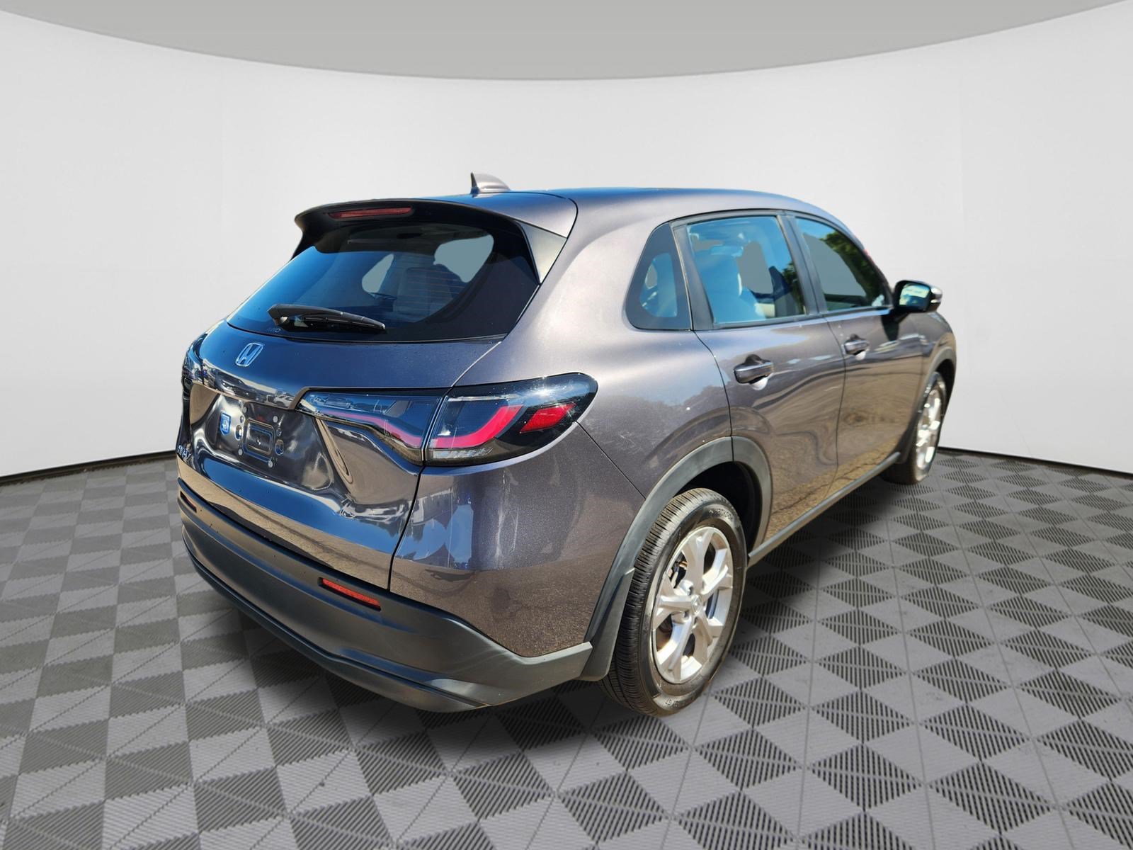 Certified 2024 Honda HR-V LX image 4