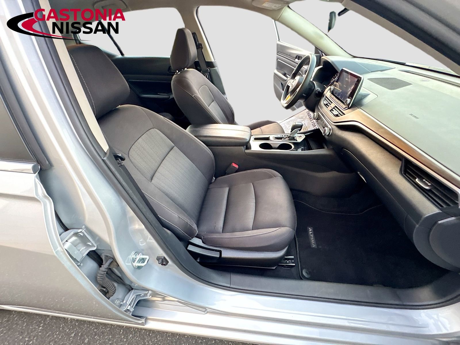 Used 2024 Nissan Altima 2.5 SV image 36