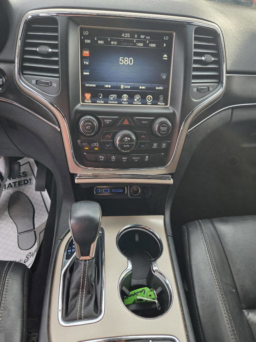 Used 2017 Jeep Grand Cherokee Limited w/ Trailer Tow Group IV image 26