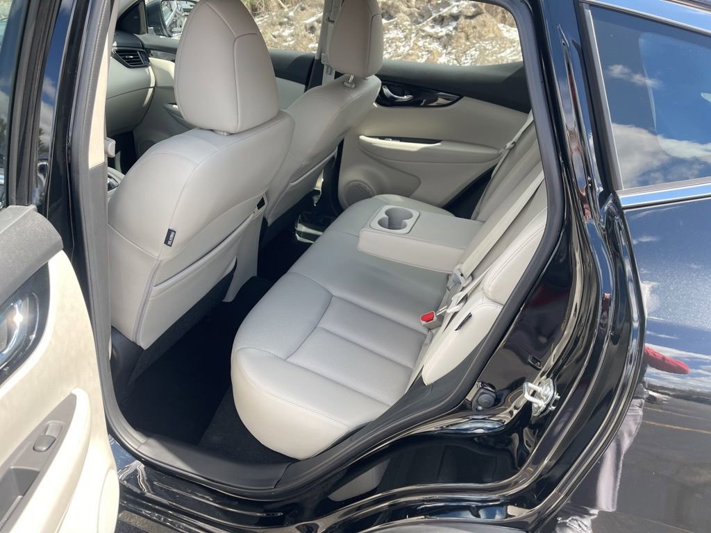 Certified 2022 Nissan Rogue Sport SL image 18