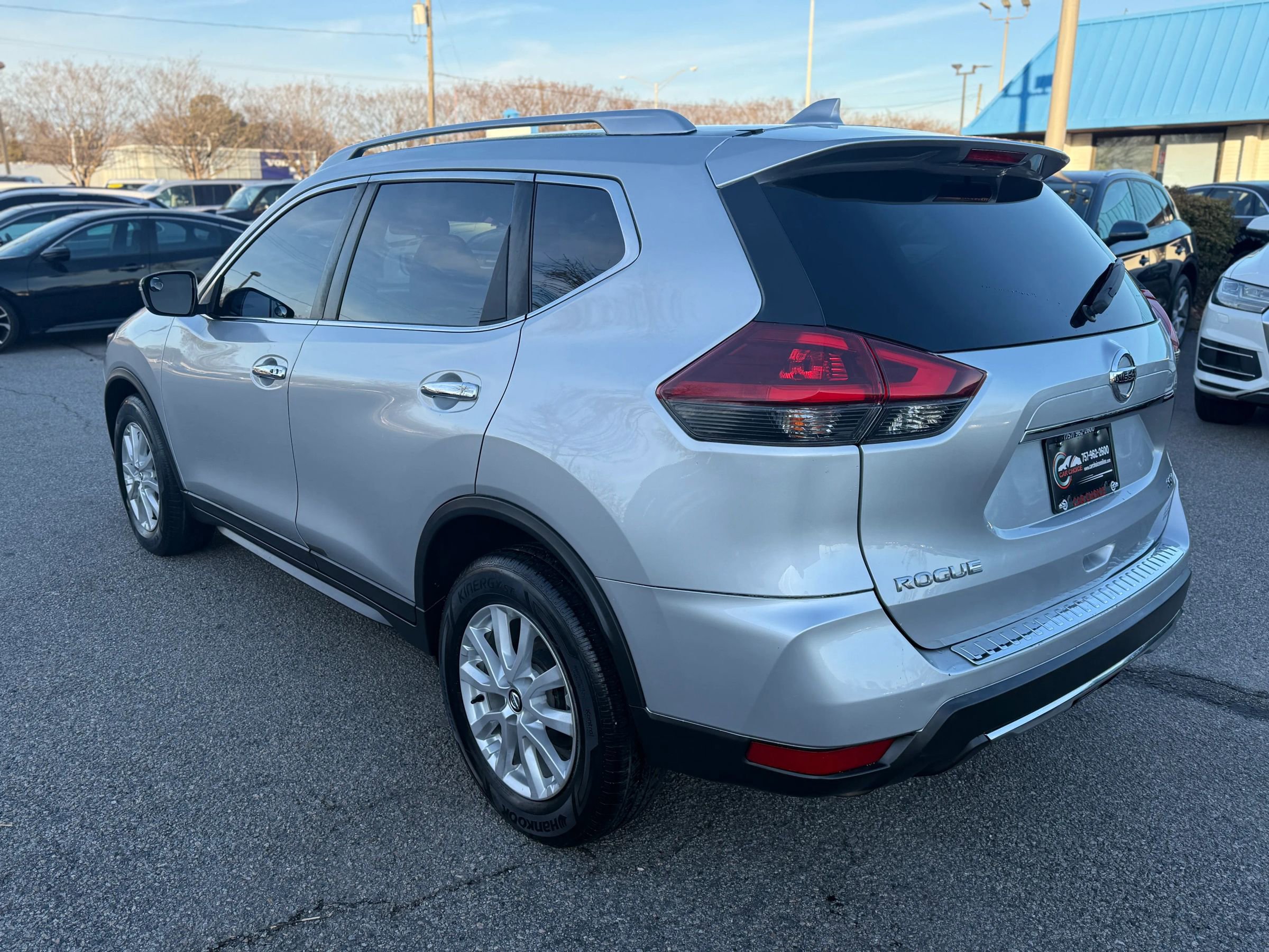 Used 2018 Nissan Rogue SV FWD image 10