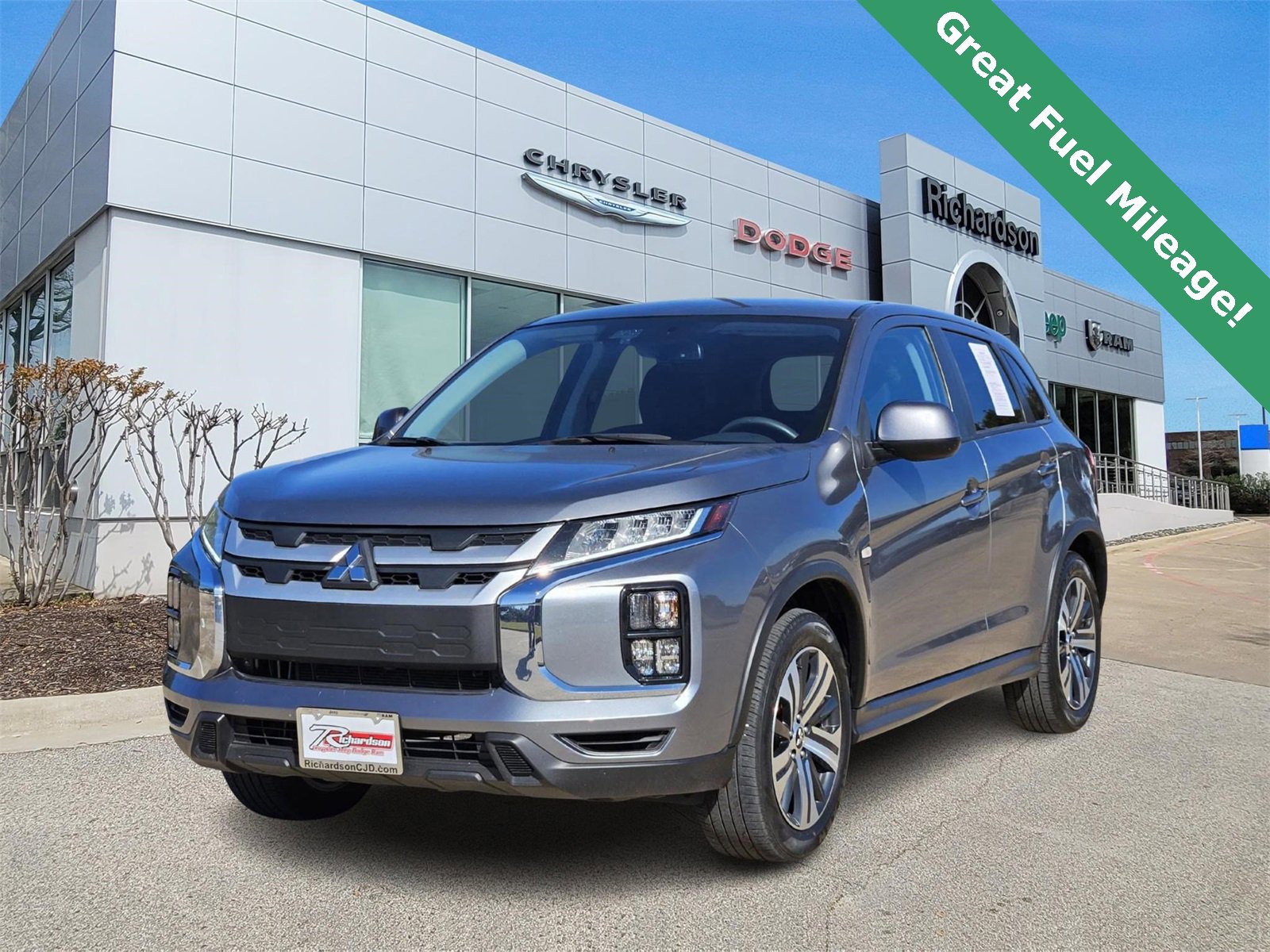 Used 2024 Mitsubishi Outlander Sport SE image 2