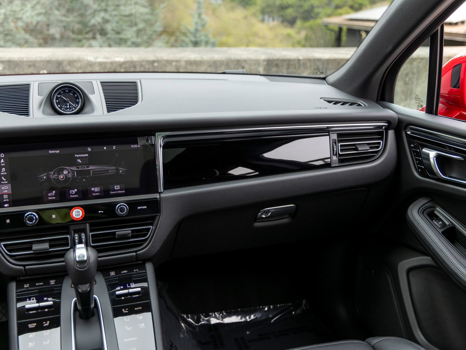 Certified 2026 Porsche Macan AWD/4WD image 49