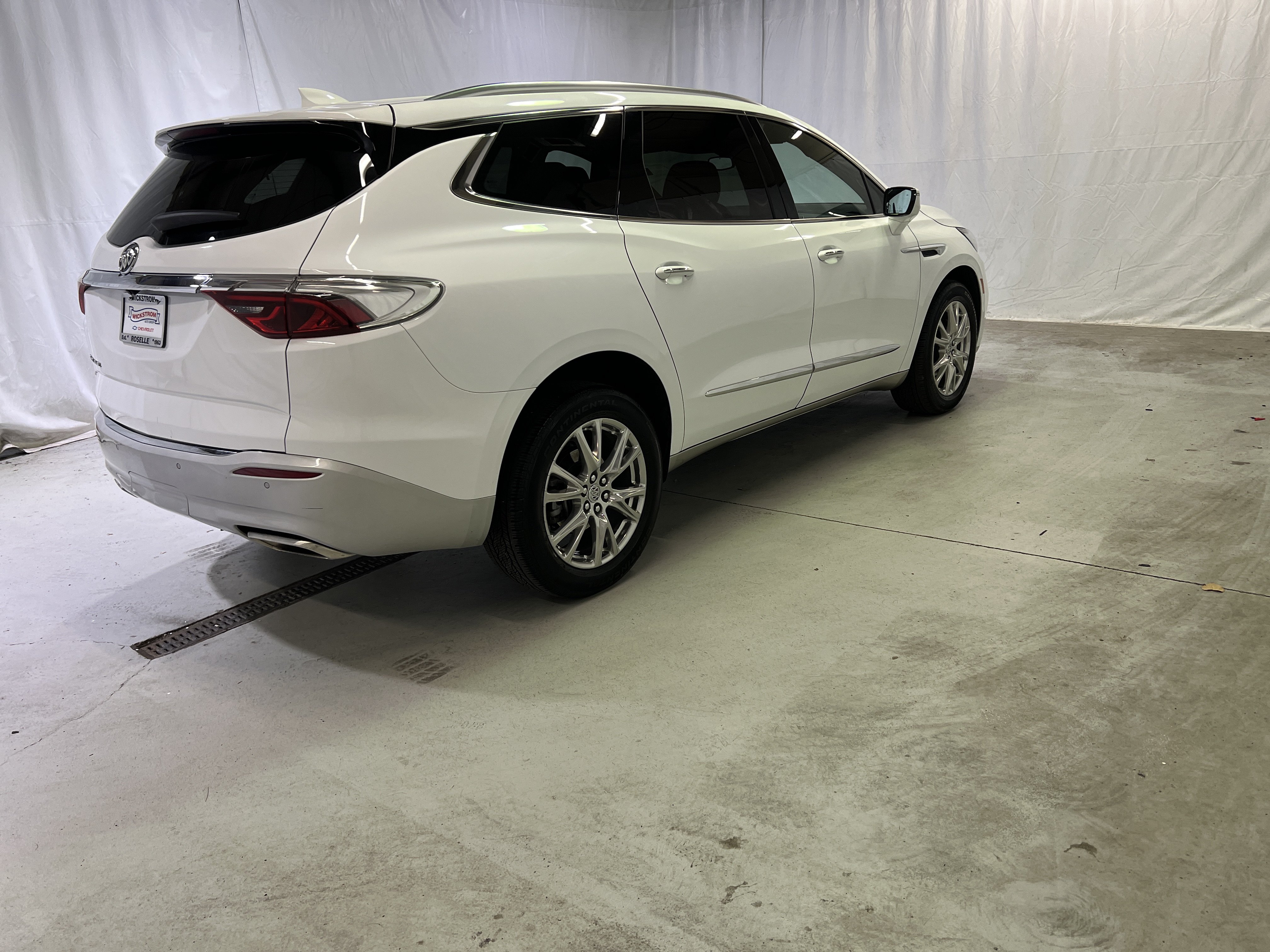 Certified 2023 Buick Enclave Essence w/ Experience Buick Package FWD image 11