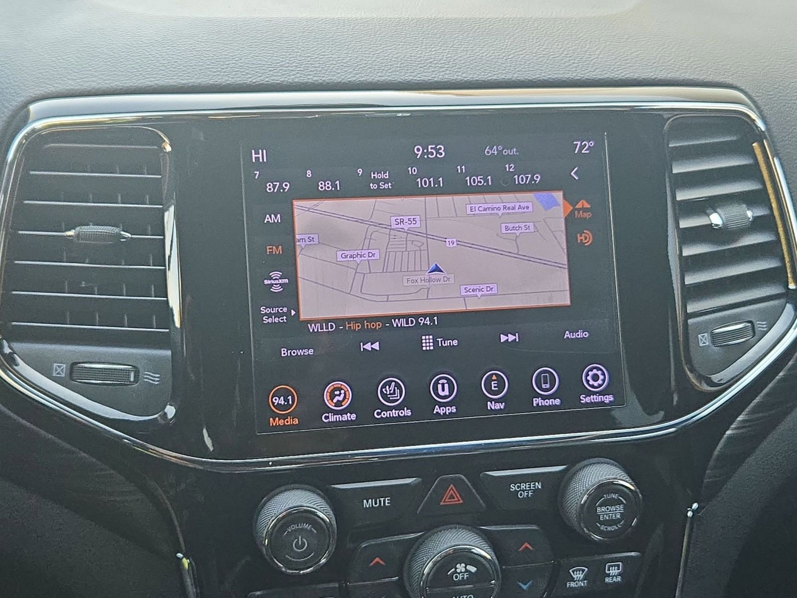 Used 2019 Jeep Grand Cherokee Altitude image 18