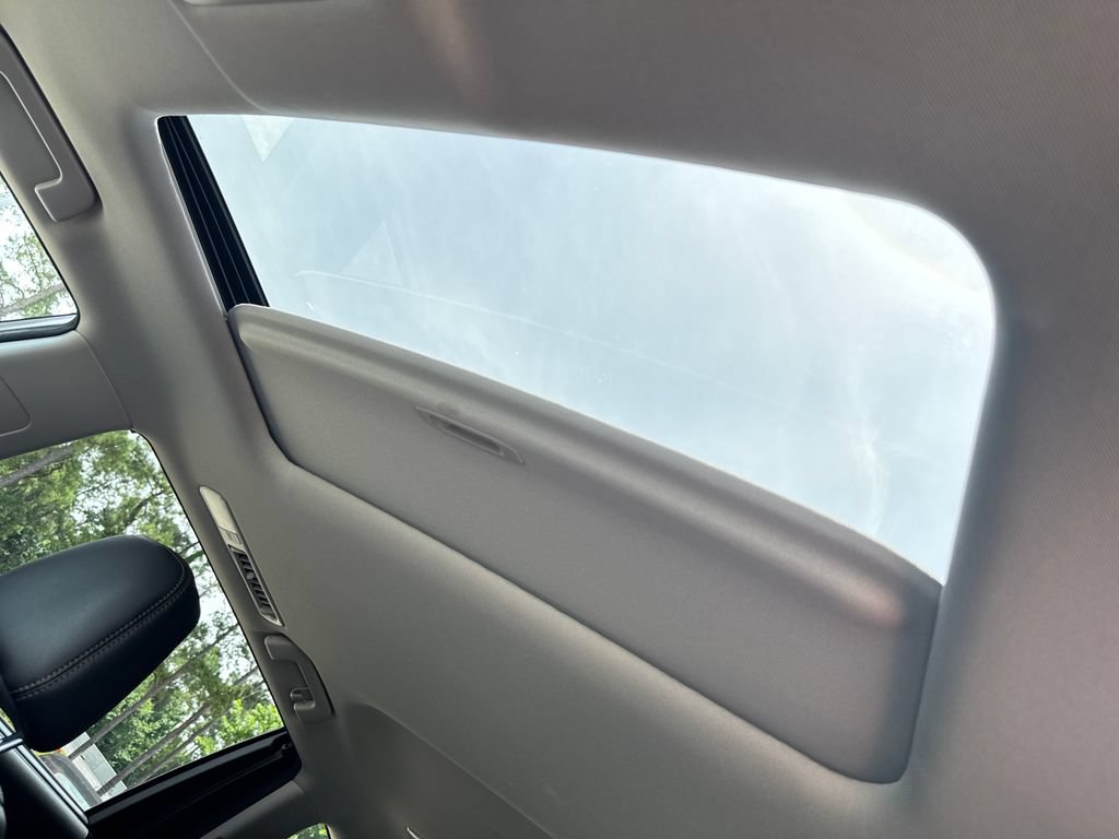 Used 2018 Toyota Highlander Limited FWD image 19