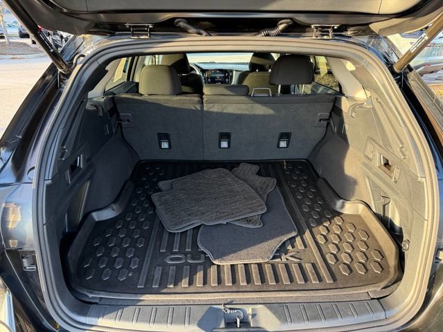 Used 2022 Subaru Outback Premium image 19