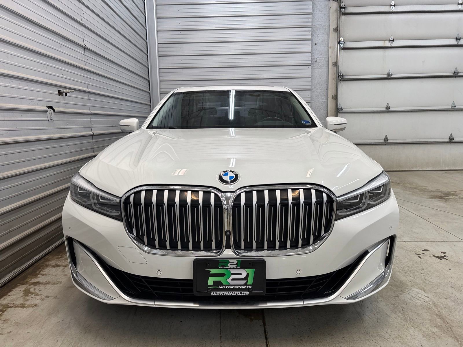 Used 2021 BMW 750i xDrive AWD/4WD image 2