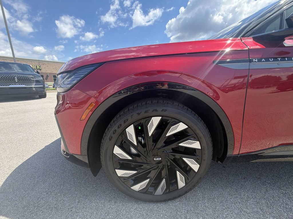 New 2026 Lincoln Nautilus Reserve w/ Jet Appearance Package AWD/4WD image 10