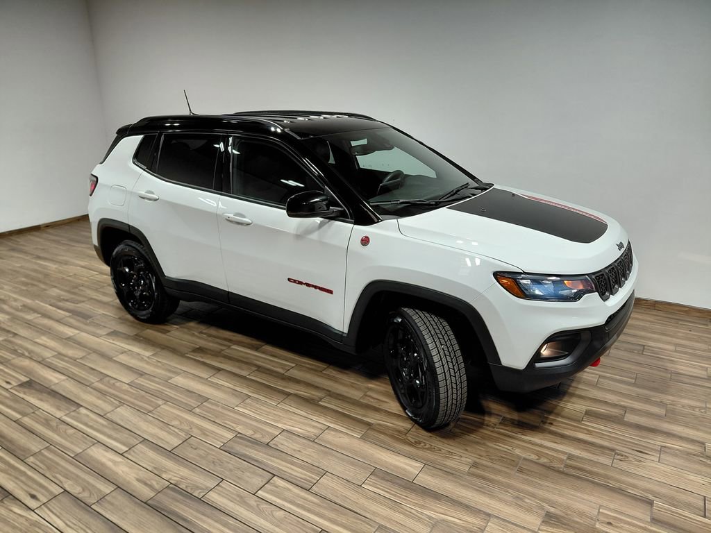 Used 2023 Jeep Compass Trailhawk w/ Trailhawk Convenience Group AWD/4WD image 23