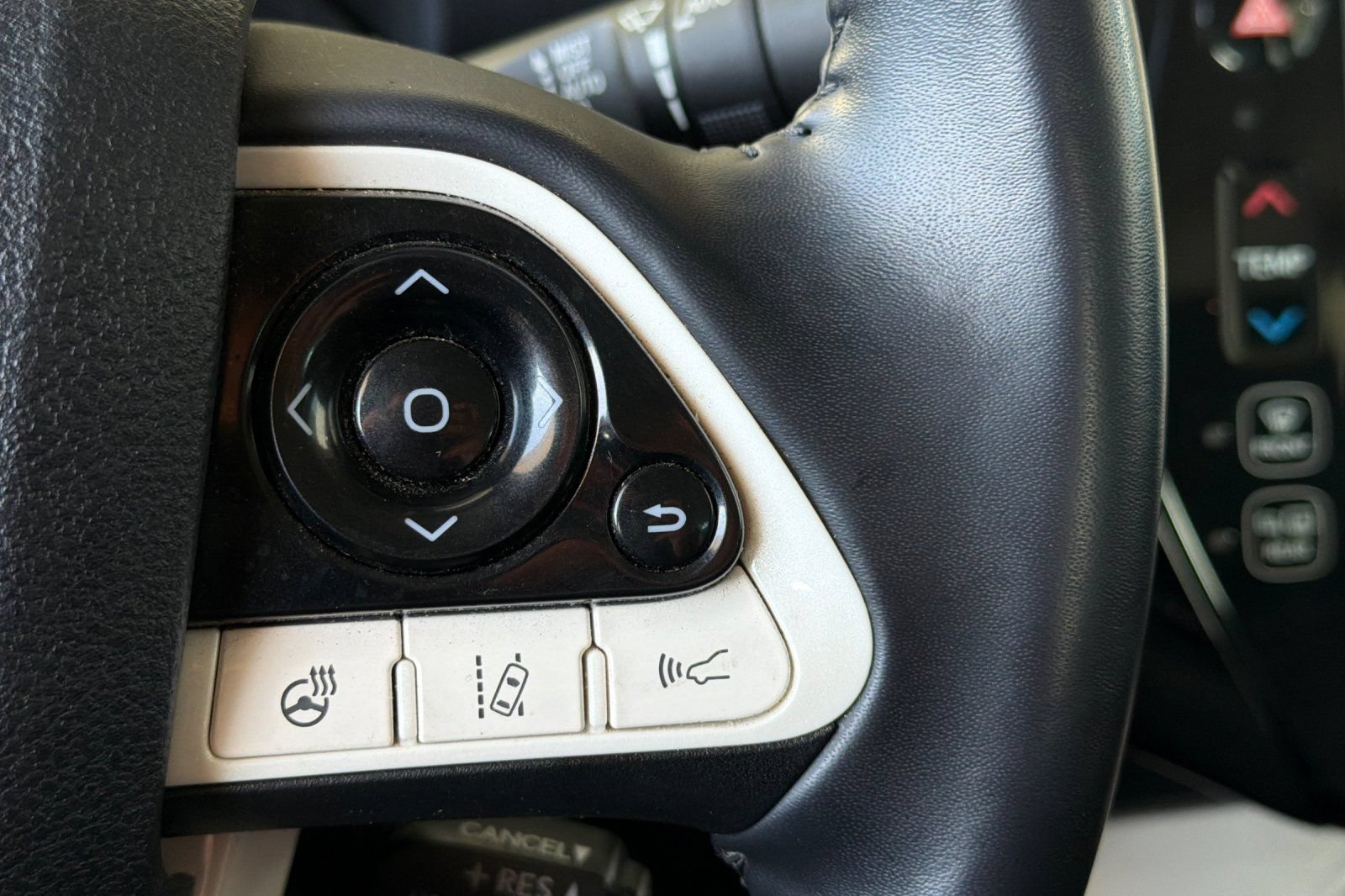 Used 2019 Toyota Prius Prime Advanced w/ Carpet Mat Package FWD image 28