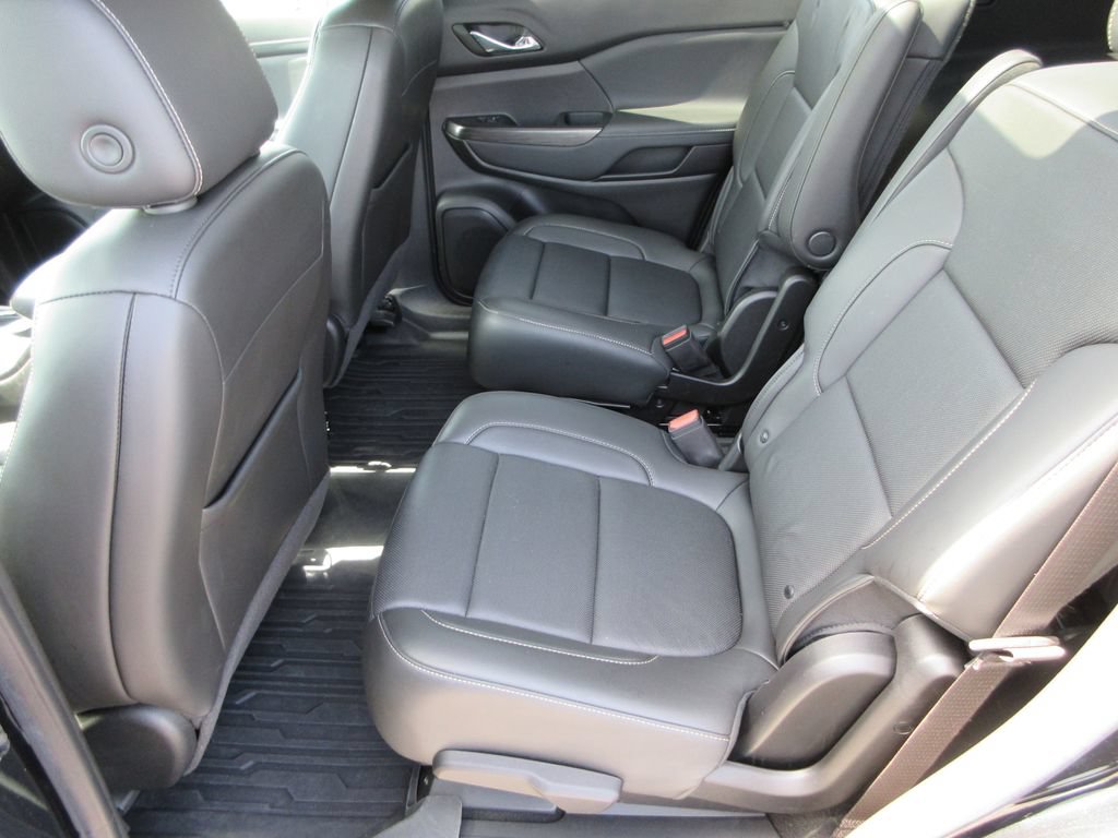 Used 2023 GMC Acadia SLT w/ Preferred Package FWD image 13