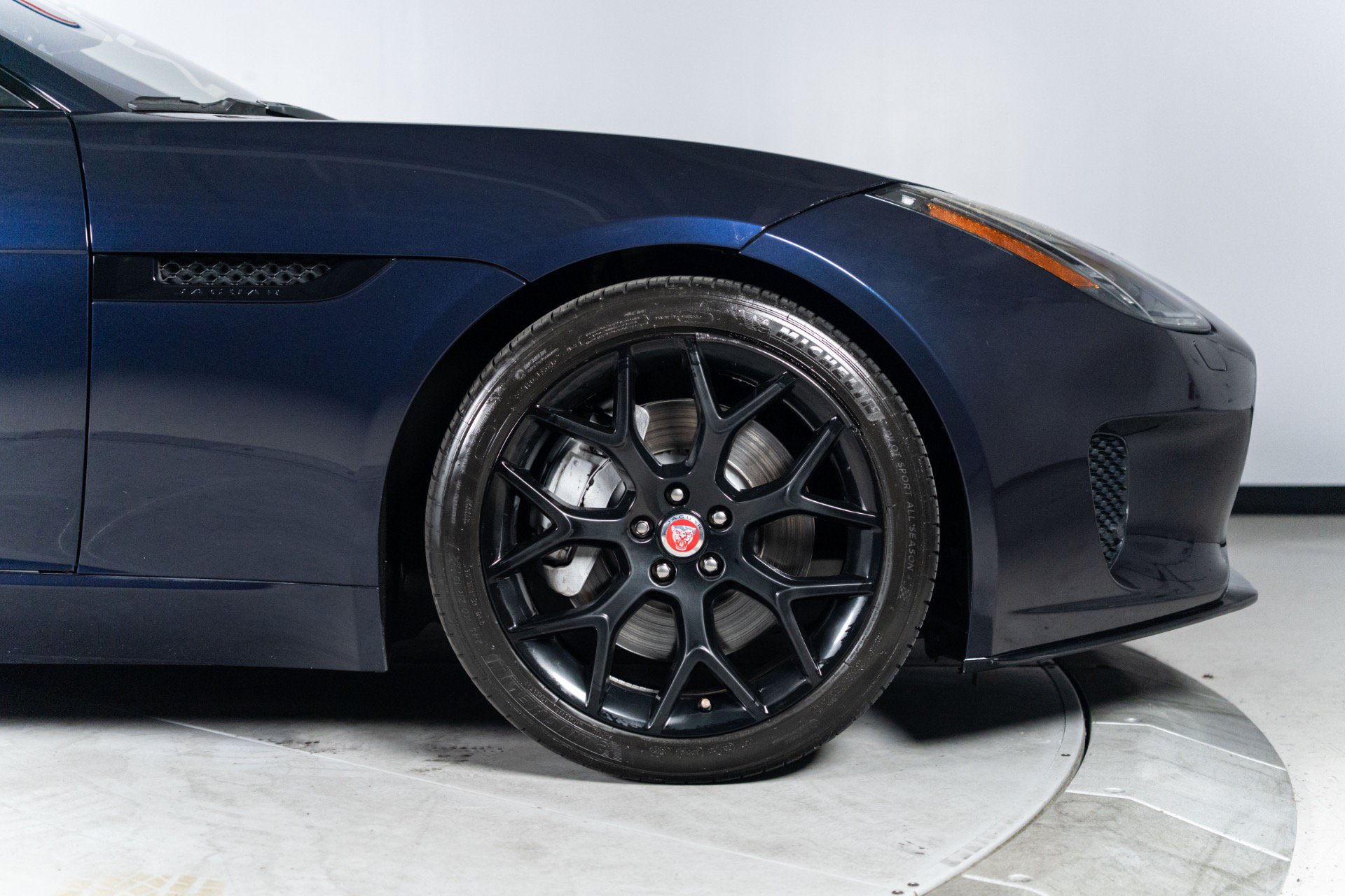 Used 2018 Jaguar F-TYPE Coupe RWD image 29