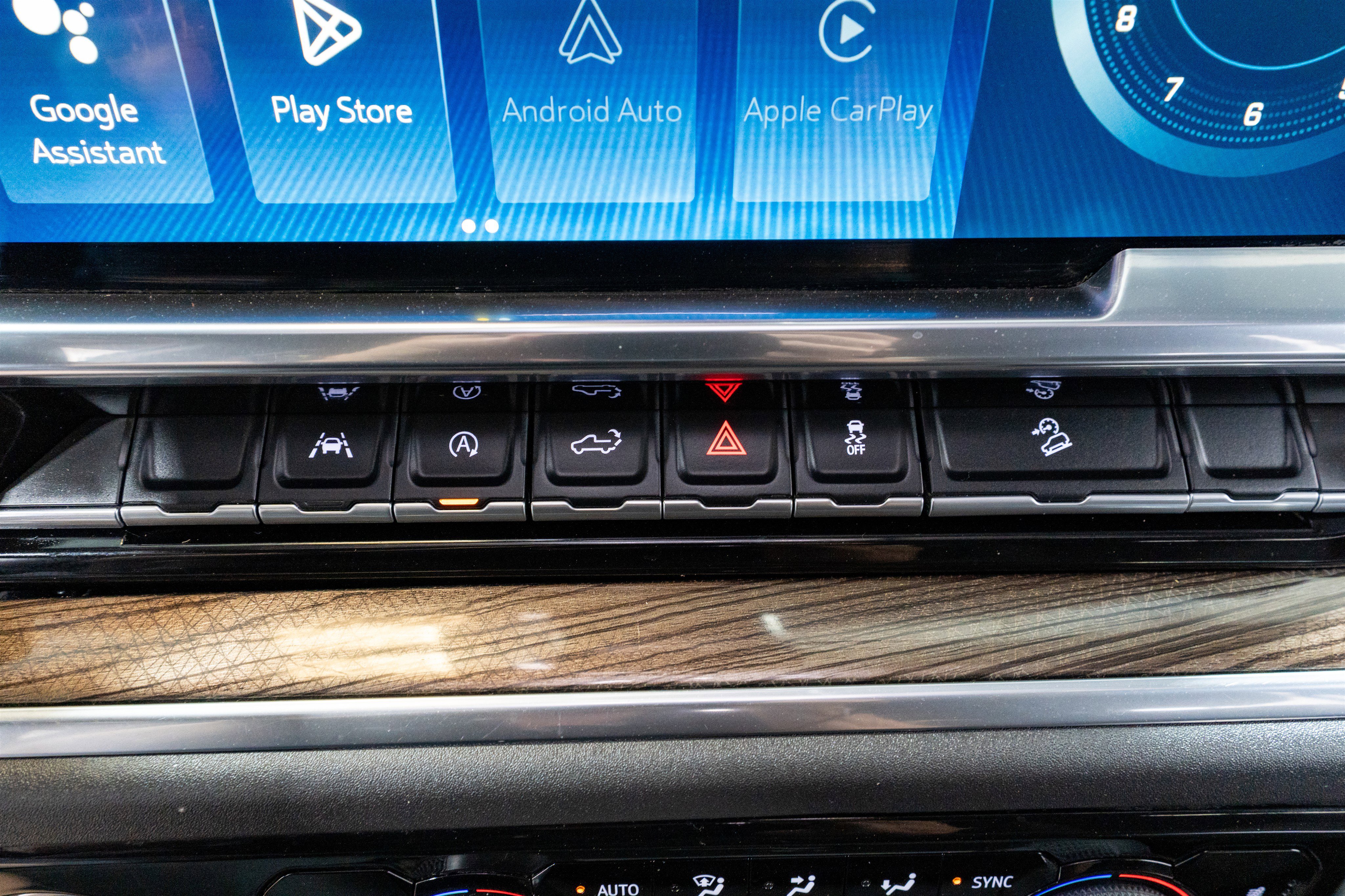 Used 2022 Chevrolet Silverado 1500 LT w/ Z71 Off-Road Package image 20