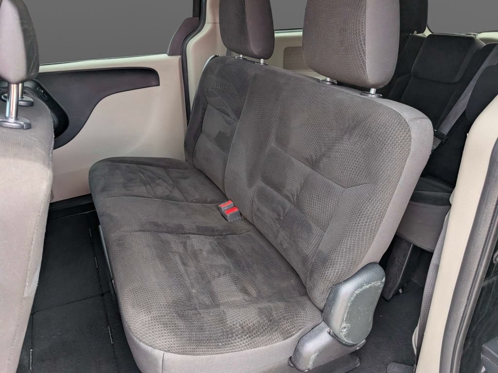 Used 2019 Dodge Grand Caravan SE w/ UConnect Hands-Free Group FWD image 17