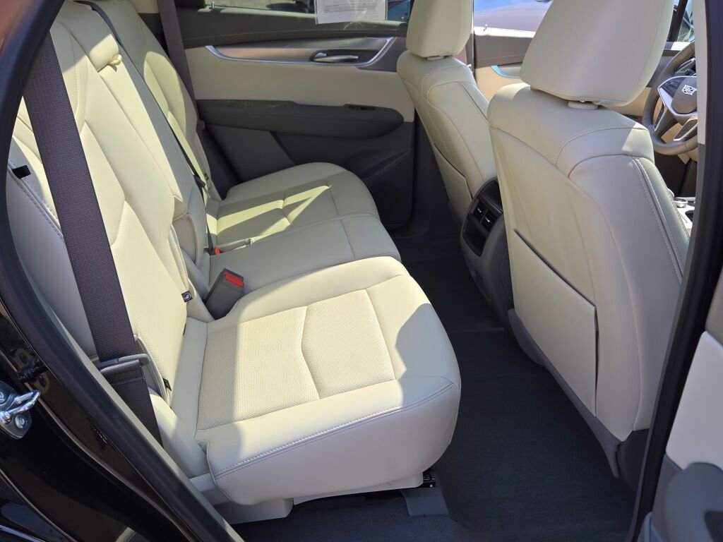 Used 2025 Cadillac XT5 Premium Luxury w/ LPO, Floor Liner Package AWD/4WD image 13