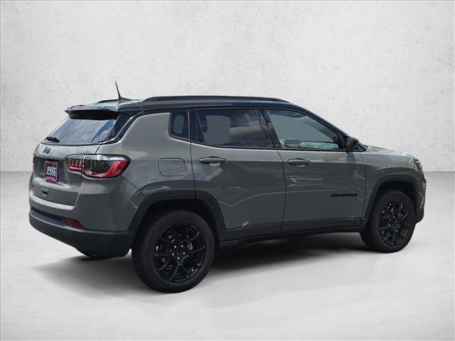 Used 2023 Jeep Compass Latitude w/ Convenience Group AWD/4WD image 5