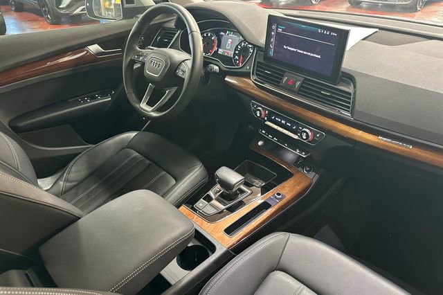 Used 2023 Audi Q5 2.0T Premium w/ Convenience Package image 19