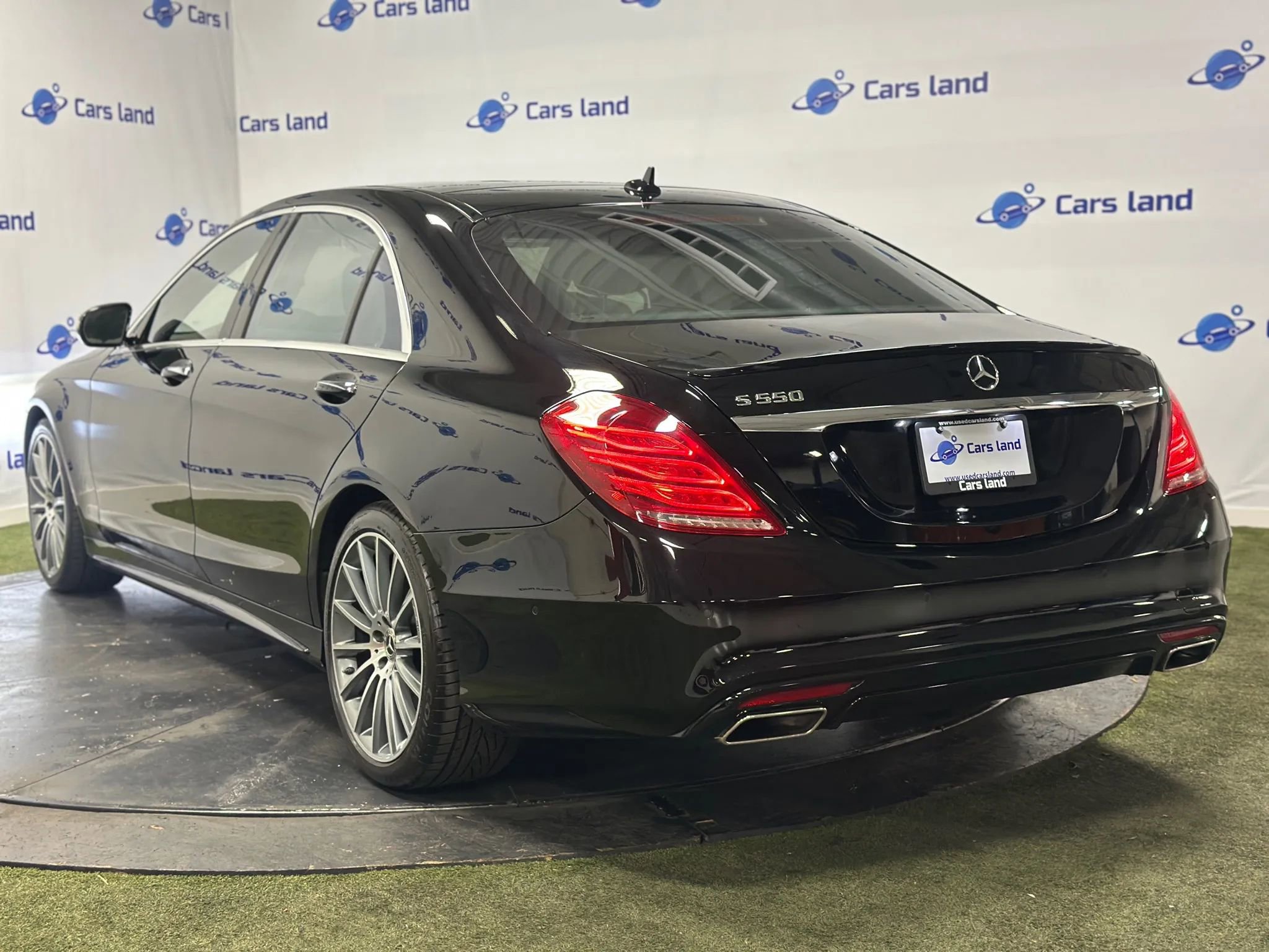 Used 2017 Mercedes-Benz S 550 Sedan image 5