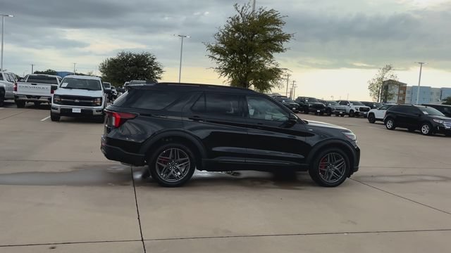Used 2025 Ford Explorer ST-Line w/ ST-Line Street Pack AWD/4WD image 6